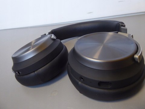 Słuchawki Corsair Virtuoso RGB Wireless SE OPIS Słuchawki Corsair Virtuoso RGB Wireless SE OPIS