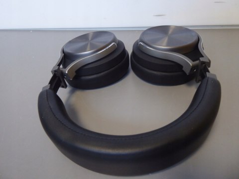 Słuchawki Corsair Virtuoso RGB Wireless SE OPIS Słuchawki Corsair Virtuoso RGB Wireless SE OPIS
