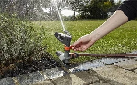 Zraszacz bijakowy na statywie Gardena 8138-20