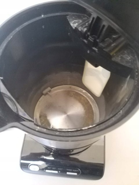 Czajnik elektryczny Bosch TWK8613P 2400 W UŻYWANY