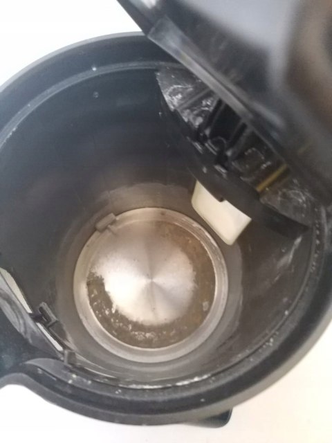 Czajnik elektryczny Bosch TWK8613P 2400 W UŻYWANY