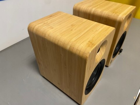 Kanto YU4 BAMBOO Bluetooth Powered Speakers - 140 Watts ZDJĘCIA W AUKCJI Kanto YU4 BAMBOO Bluetooth Powered Speakers - 140 Watts ZDJĘCIA W AUKCJI