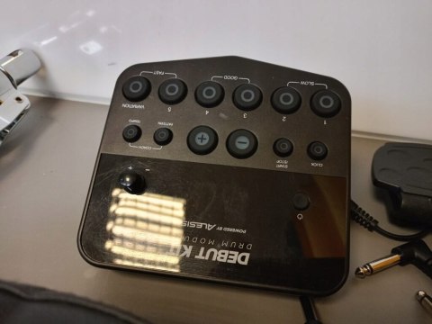 ALESIS DEBUT KIT perkusja elektroniczna USZKODZENIA TRANSPORTOWE ALESIS DEBUT KIT perkusja elektroniczna USZKODZENIA TRANSPORTOWE