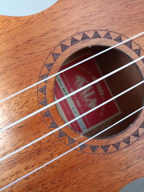 Kala KA-15S Ukulele Soprano, Wielokolorowy MEGAHIT