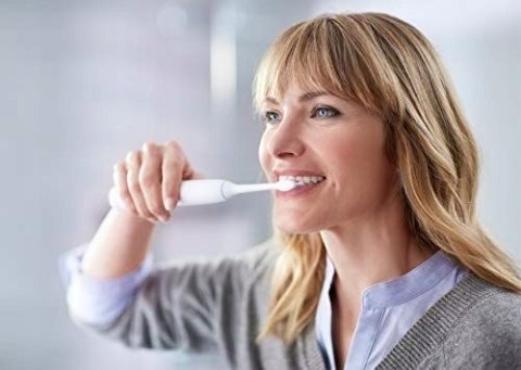 Szczoteczka elektryczna Philips HX6807/24 biała