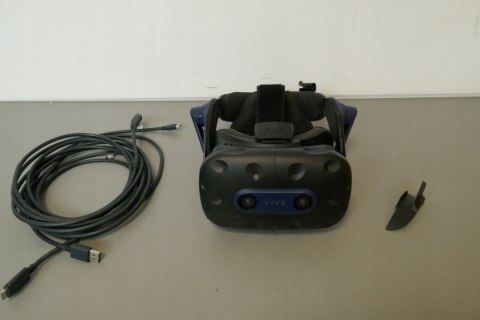 Gogle VR HTC Vive Pro 2 z zestawem słuchawkowym (99HASW004-00) Gogle VR HTC Vive Pro 2 z zestawem słuchawkowym (99HASW004-00)