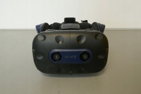 Gogle VR HTC Vive Pro 2 z zestawem słuchawkowym (99HASW004-00) Gogle VR HTC Vive Pro 2 z zestawem słuchawkowym (99HASW004-00)