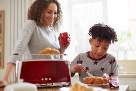 TOSTER RUSSELL HOBBS 23250-56 LUNA SOLAR RED HIT!