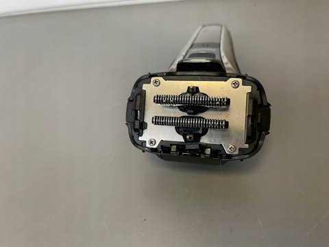 Golarka premium Panasonic ES-LV9Q-S803 z 5 ostrzami ZE STACJĄ JAK NOWA Golarka premium Panasonic ES-LV9Q-S803 z 5 ostrzami ZE STACJĄ JAK NOWA