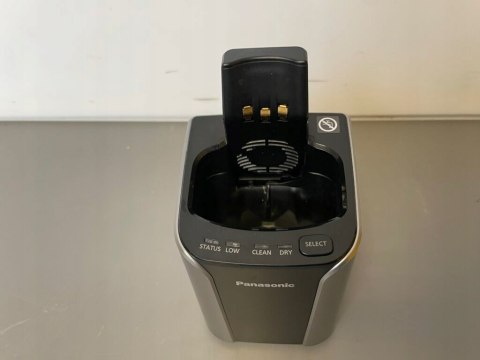 Golarka premium Panasonic ES-LV9Q-S803 z 5 ostrzami ZE STACJĄ JAK NOWA Golarka premium Panasonic ES-LV9Q-S803 z 5 ostrzami ZE STACJĄ JAK NOWA