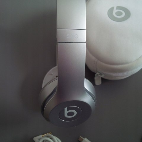 Słuchawki bezprzewodowe nauszne Beats Solo2 On-Ear Silver