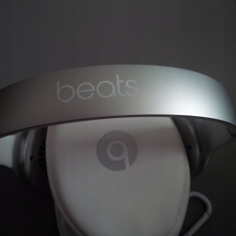 Słuchawki bezprzewodowe nauszne Beats Solo2 On-Ear Silver
