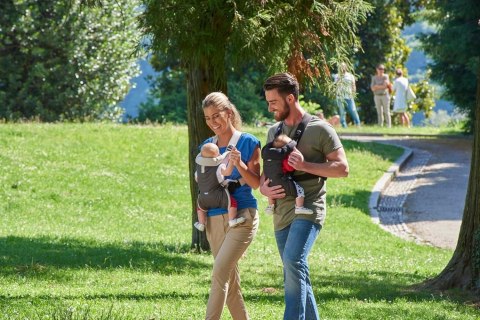 Chicco Easy Fit nosidełko ergonomiczne dla niemowląt black night