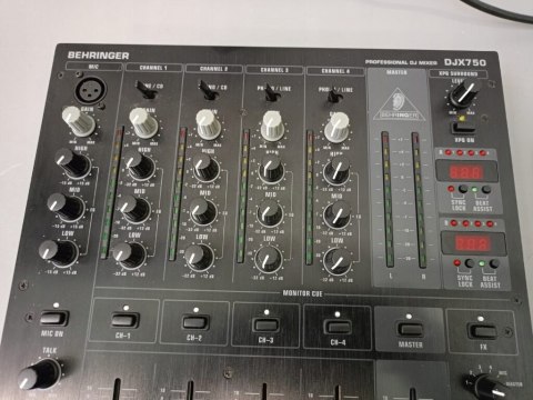 Mikser Behringer DJX750 5 - kanałowy MIKSER DJ B-STOCK