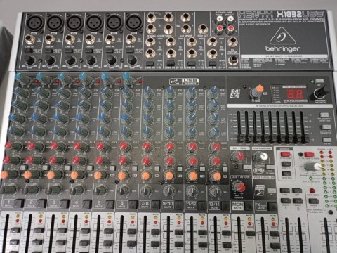 Mikser Behringer Xenyx X1832USB 18 - kanałowy