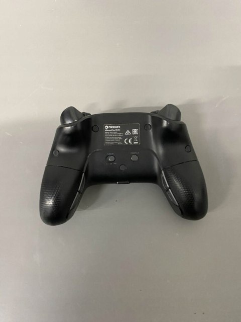 Pad przewodowy do PS4 Nacon pro 2 czarny