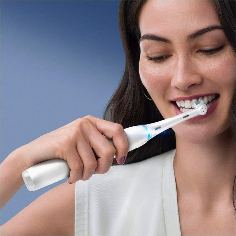 SZCZOTECZKA ELEKTRYCZNA ORAL-B IO SERIES 8 BIAŁA Z SZTUCZNĄ INTELIGENCJĄ SZCZOTECZKA ELEKTRYCZNA ORAL-B IO SERIES 8 BIAŁA Z SZTUCZNĄ INTELIGENCJĄ