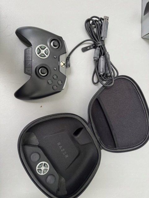 Razer Wolverine Ultimate kontroler pad Xbox PC
