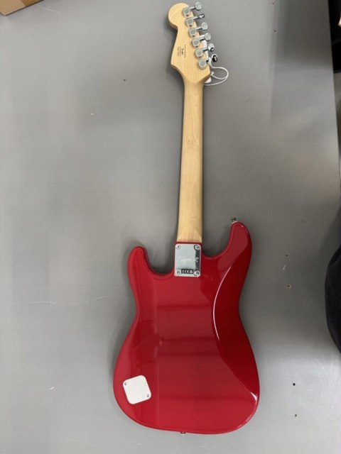 Fender Squier elektryczna mini gitara Stratocaster w kolorze Dakota Red Fender Squier elektryczna mini gitara Stratocaster w kolorze Dakota Red