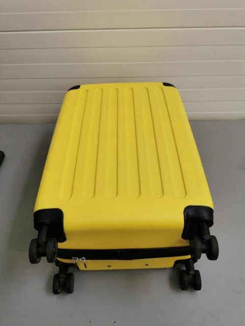 Walizka bagażowa Hauptstadtkoffer 55x35x21 38L