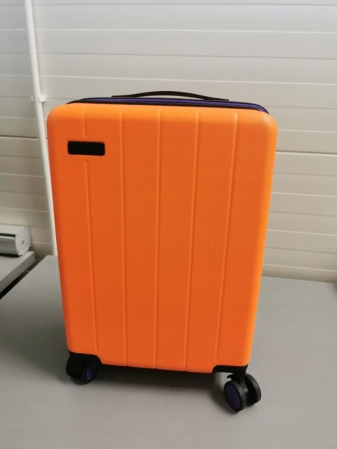 Walizka Kabinowa, Ciche i Skrętne Kółka 360°, Zamek TSA, ABS, Pomarańczowy