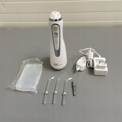 Irygator Waterpik WP-560EU bezprzewodowy biały
