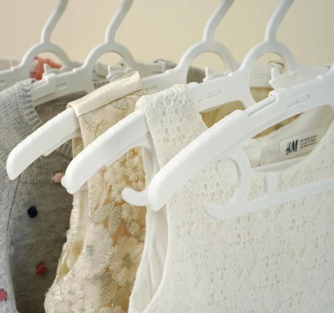 HOUISM OZDOBNY REGULOWANY WIESZAK NA UBRANIA DZIECIĘCE 24 SZT.