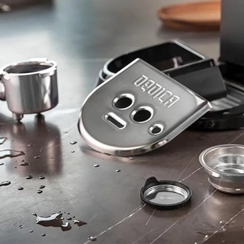 Kolbowy ekspres ciśnieniowy De'Longhi EC885.BG 1300 W beżowy/brązowy