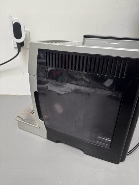 Automatyczny ekspres ciśnieniowy De'Longhi ECAM 23.420.SB 1450 W srebrny