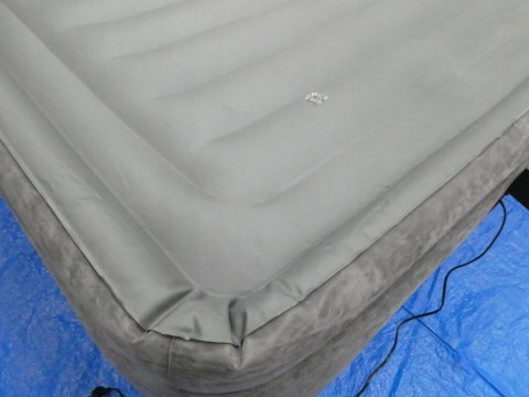 Materac dwuosobowy Intex 203 x 152 x 56 cm szary wbudowana pompka