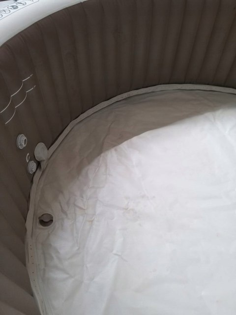 NIECKA JACUZZI Z HYDROMASAŻEM INTEX 28412 EX 8 OSOBOWE 1339 l