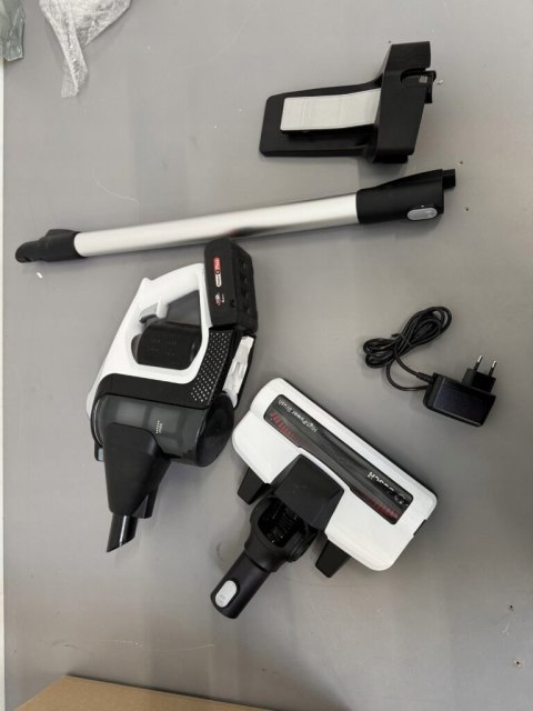 Odkurzacz pionowy Bosch Unlimited Serie 8 BBS812AM biały