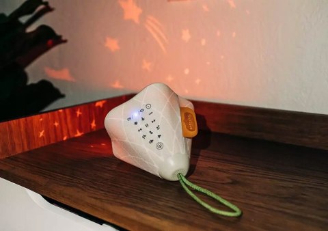 Pozytywka z kojącym światłem nocnym gwiazdki TINY LOVE BOHO CHIC 17 melodii