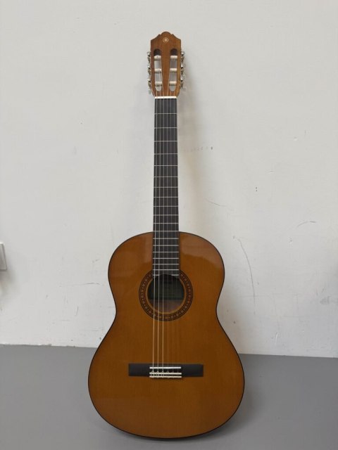 Gitara klasyczna Yamaha Cutaway Praworęczna