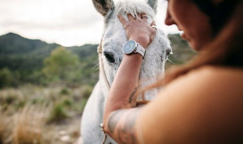 Zegarek sportowy Suunto 9 Peak biały