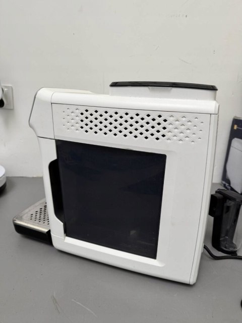 Automatyczny ekspres ciśnieniowy Philips EP3243/50 1500 W biały SERIES 3200