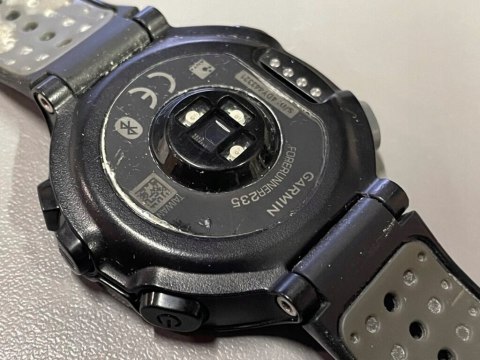 Smartwatch Garmin Forerunner 235 czarny