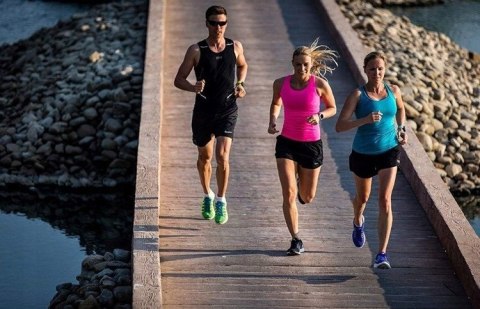 Smartwatch Garmin Forerunner 235 czarny