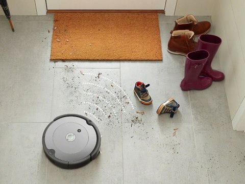 Robot sprzątający iRobot Roomba 698 czarny