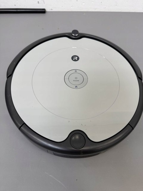 Robot sprzątający iRobot Roomba 698 czarny