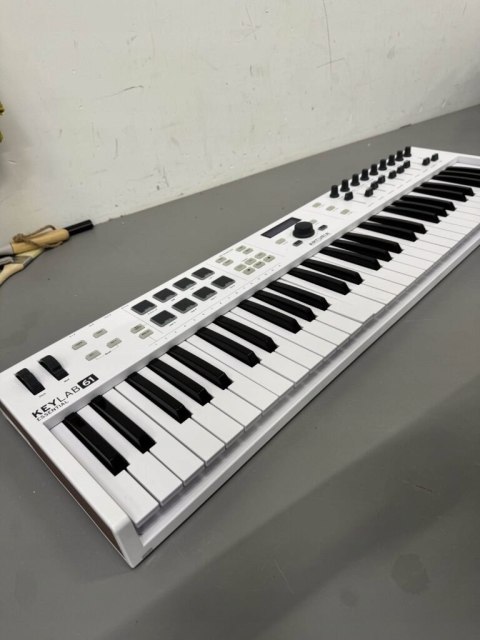 Klawiatura sterująca Arturia KeyLab Essential 61 biała
