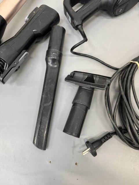 Odkurzacz pionowy Shark HZ500EUT żółty/złoty