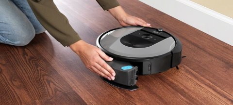 Robot sprzątający iRobot Roomba i8 Combo (i817840) czarny