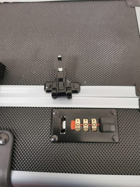 Twarda Walizka na dokumenty Essential Products Pro XL Black