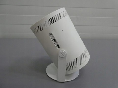 Projektor Samsung The Freestyle LED FHD 550lm URUCHAMIA SIĘ