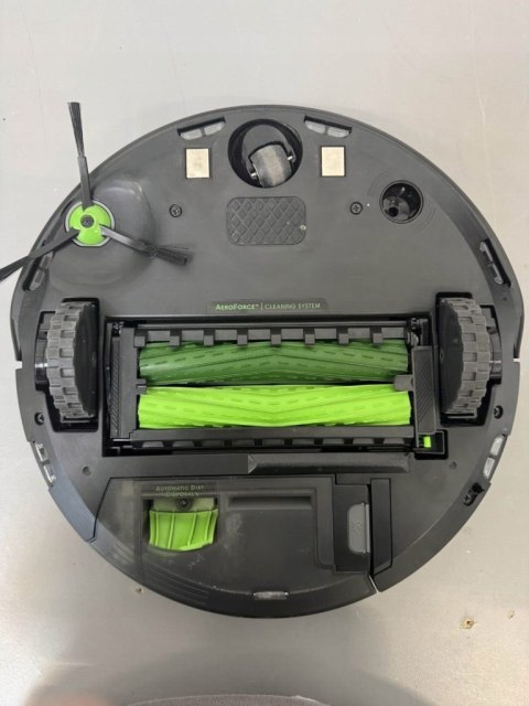 Robot sprzątający iRobot Roomba Combo J7+ (C755840) czarny