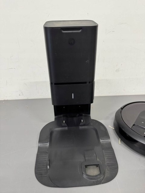 Robot sprzątający iRobot Roomba i8+ Combo (i8578) czarny