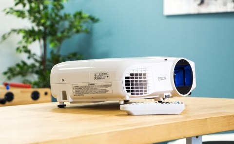 Projektor Epson EH-TW5400 30000:1 2500ANSI FV23% ! Projektor Epson EH-TW5400 30000:1 2500ANSI FV23% !