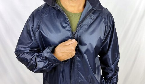 Pełny kombinezon wodny, składana i lekka kurtka przeciwdeszczowa