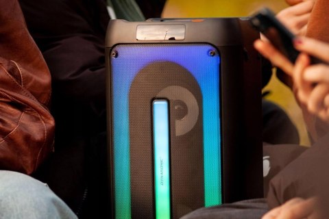 DYNASONIC D30 Bluetooth diody LED Micro-SD radio FM USB 2x mikrofon pilot